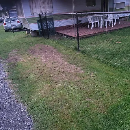 Caravan Hereumond Кемпинг *